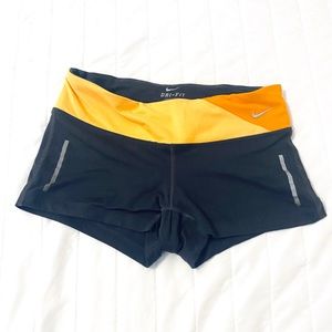 NIKE DRI FIT Gray Running Shorts with Pockets